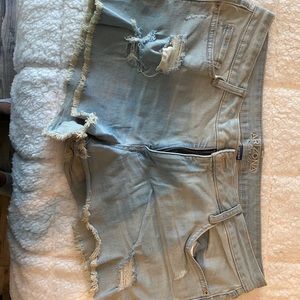 Arizona Jean Co Light Wash Short Shorts